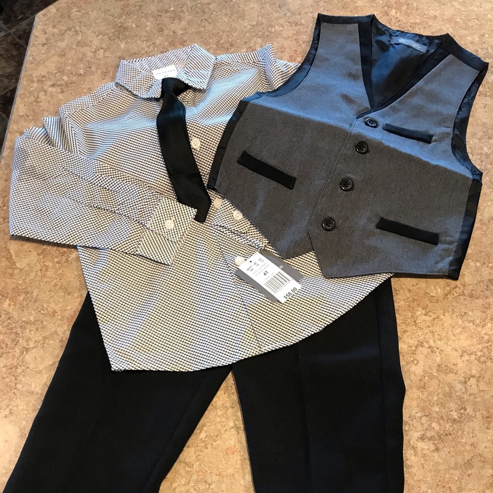 Toddler boys NEW suit